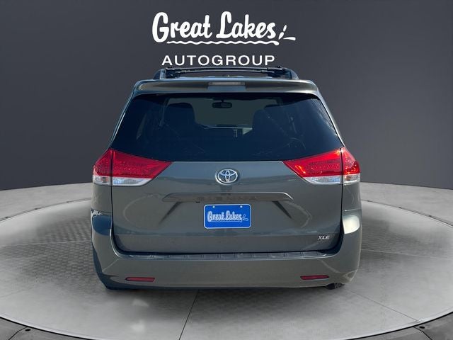 2014 Toyota SIENNA XLE 3.5L XLE 8 Passenger