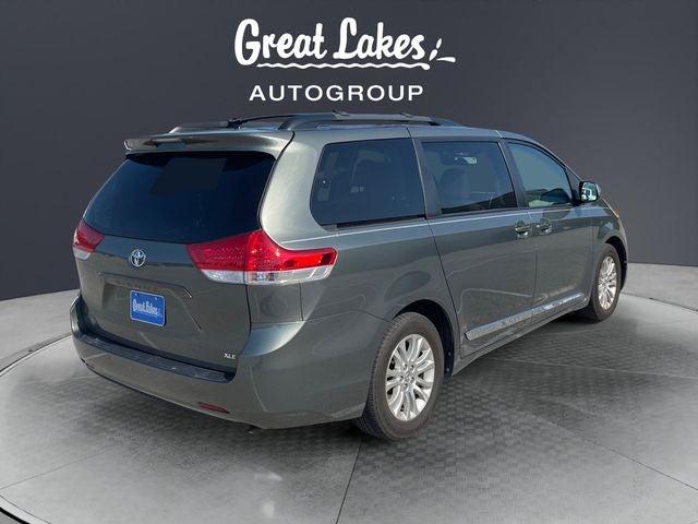 2014 Toyota SIENNA XLE 3.5L XLE 8 Passenger