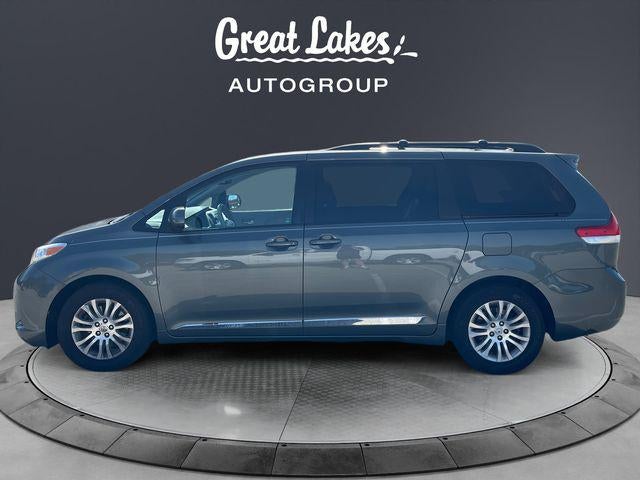 2014 Toyota SIENNA XLE 3.5L XLE 8 Passenger