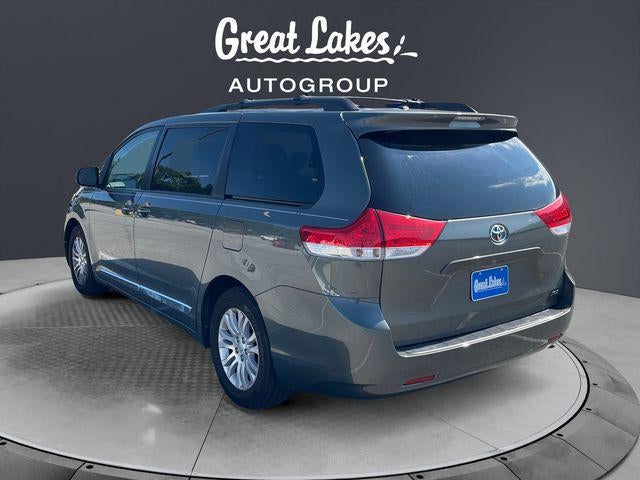 2014 Toyota SIENNA XLE 3.5L XLE 8 Passenger