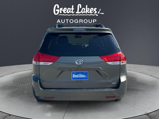 2014 Toyota SIENNA XLE 3.5L XLE 8 Passenger