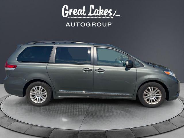 2014 Toyota SIENNA XLE 3.5L XLE 8 Passenger