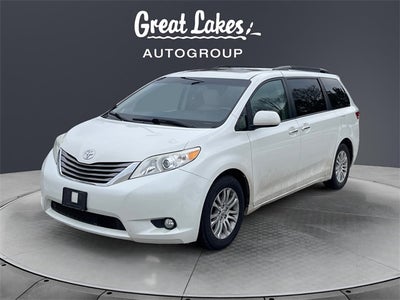2017 Toyota SIENNA XLE 3.5L XLE 7 Passenger