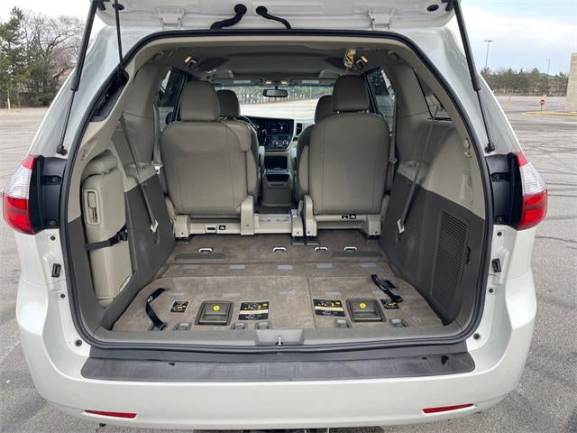 2017 Toyota SIENNA XLE 3.5L XLE 7 Passenger