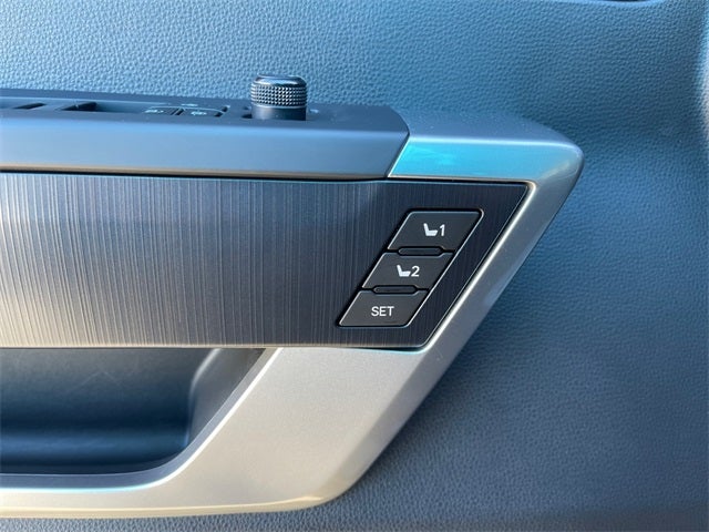 2025 Toyota TUNDRA 4X4 Platinum