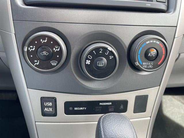 2013 Toyota COROLLA LE