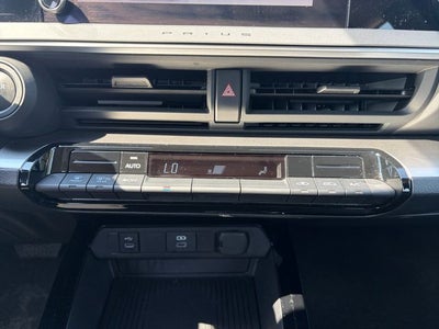2025 Toyota Prius LE