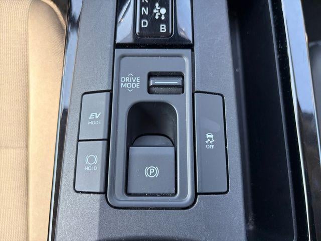 2025 Toyota Prius LE