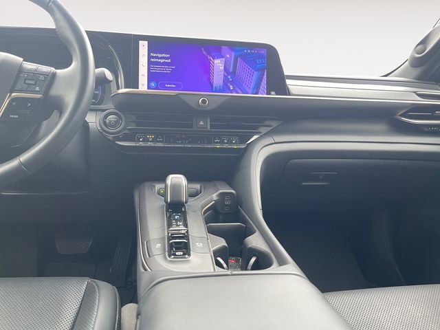 2023 Toyota Toyota Crown PLT Platinum