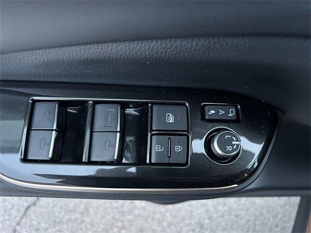 2026 Toyota CROWN Platinum