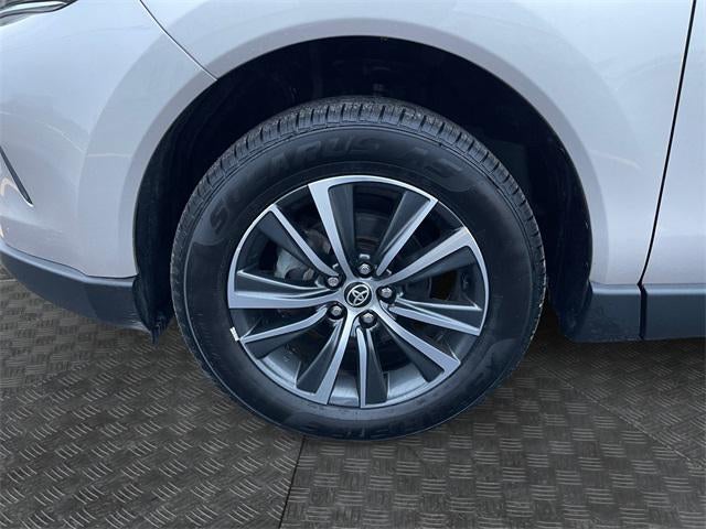 2024 Toyota Venza LE