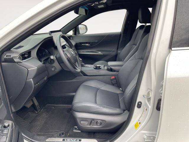2024 Toyota Venza LE
