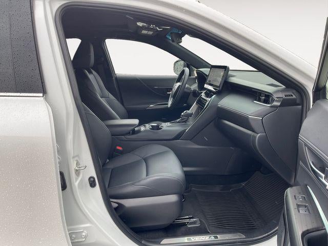 2024 Toyota Venza LE