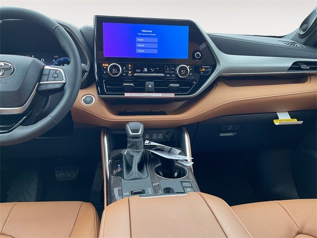 2026 Toyota Highlander Hybrid Platinum
