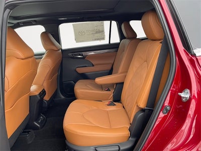 2026 Toyota Highlander Hybrid Platinum