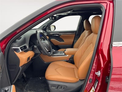 2026 Toyota Highlander Hybrid Platinum